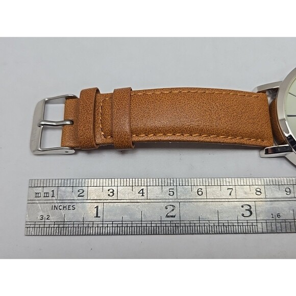 Q & Q Quartz Mens 42mm Watch Brown Strap New Battery 30m Water Resistant Classic - Picture 9 of 12